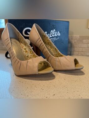 Seychelles Blush Peep-Toe Ruched Leather Heels